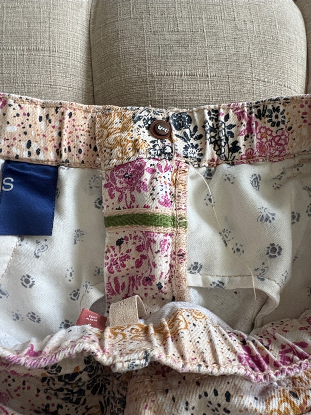 Pilcro Floral Fringe-Hem Jean Shorts in White, Pink & Gold - Picture 3 of 7